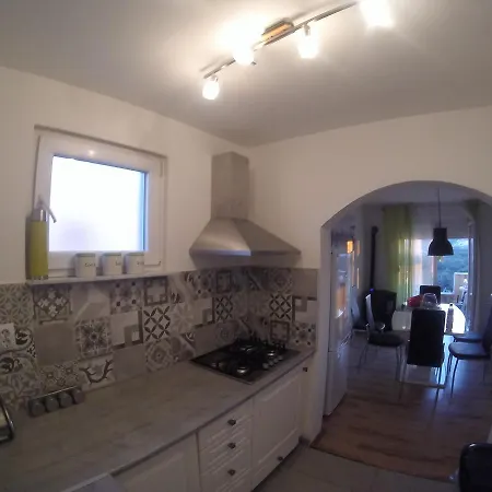 Apartment Lucija Apartman *